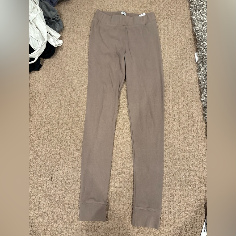#144 waist 13”-17” inseam 26” Sunday best leggings